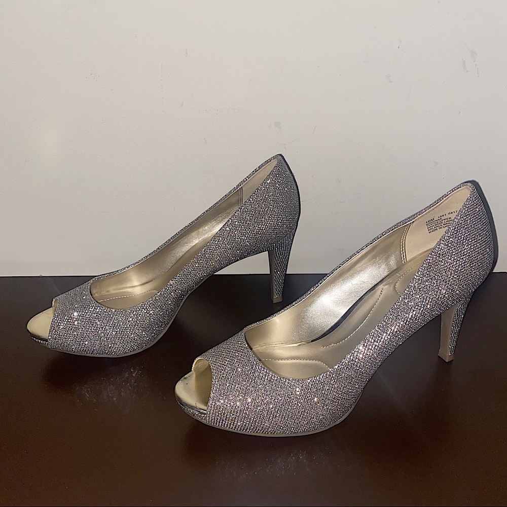 Bandolino Rainaa Peep Toe Sparkle Pump
